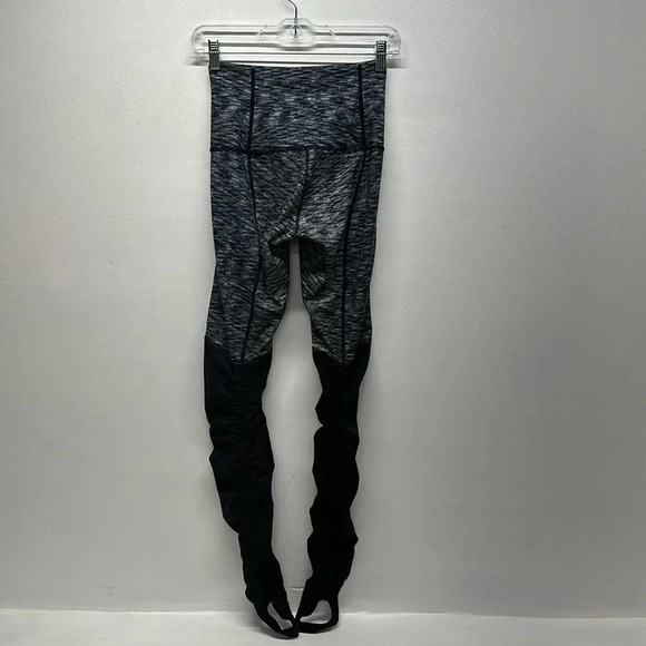 Lululemon Wunder Under Stirrup Leggings Yoga Pants Striped Black Gray Size 4 - Picture 6 of 11